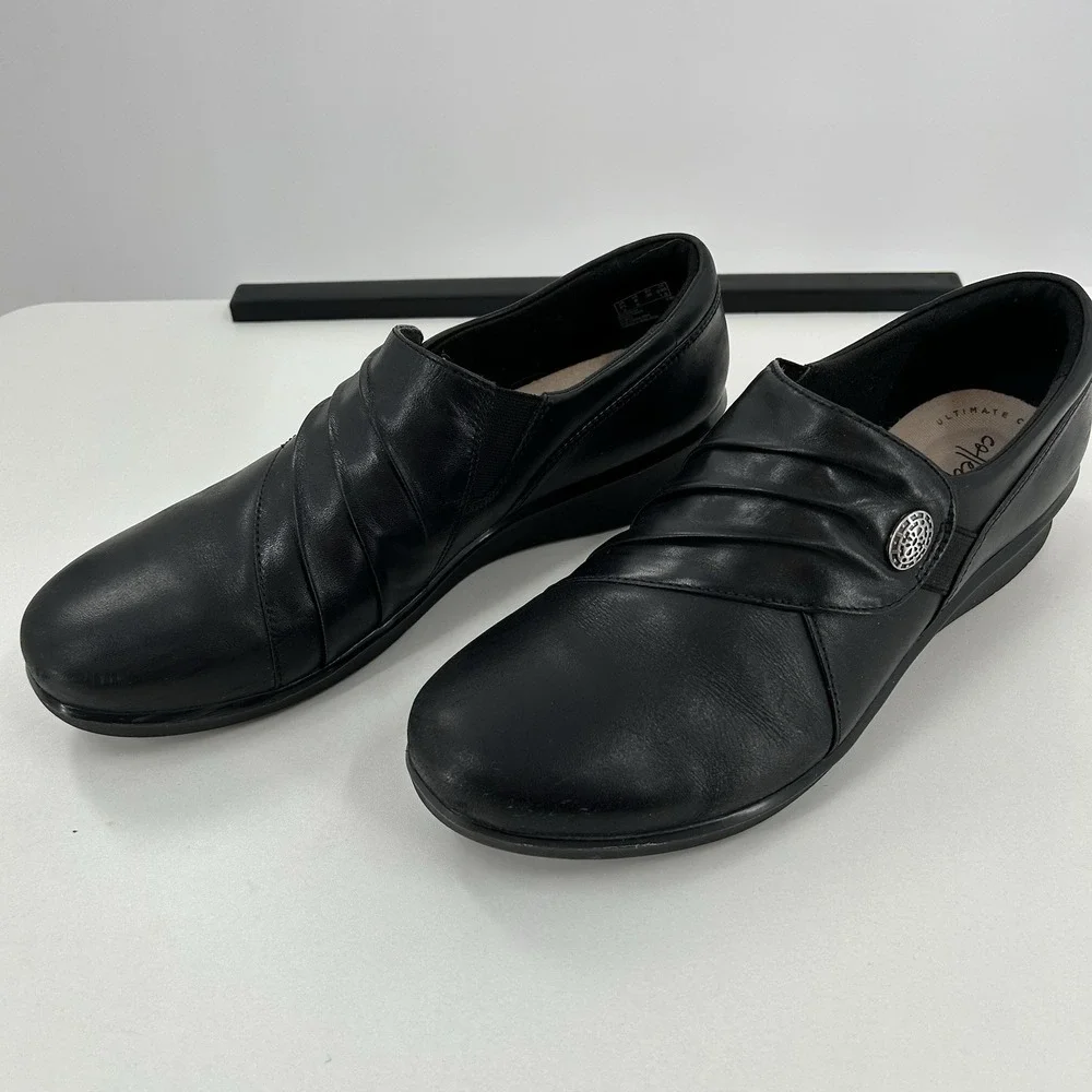 Clarks Collection Black Leather Slip On loafers Womens Size 8 Comfort Flats Work